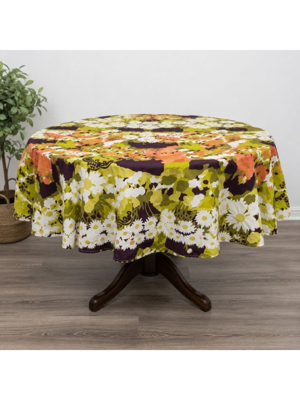 Floral Retro Round Tablecloth Green & Orange Daisy Print 66" Diameter